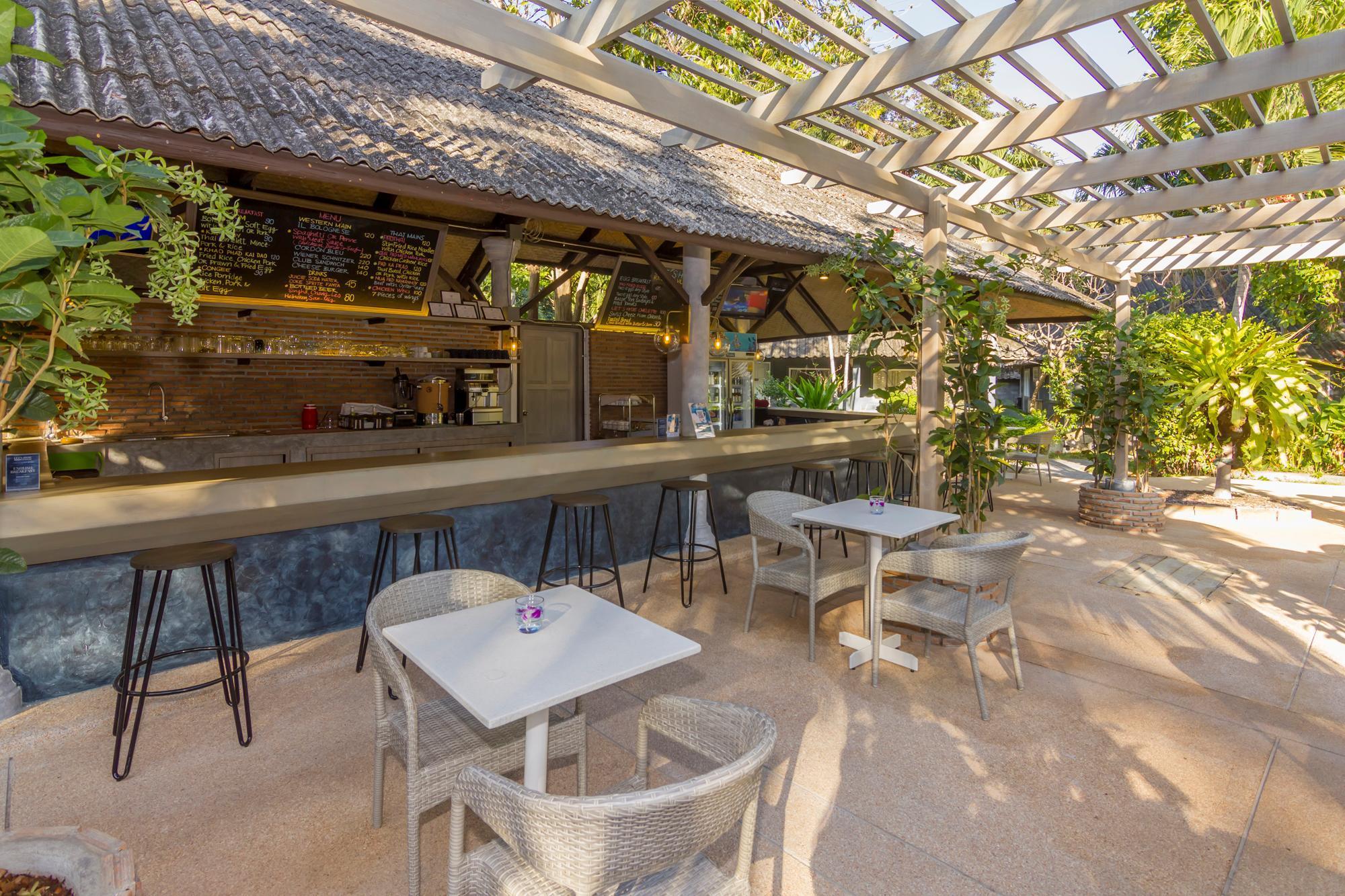 Let'S Hyde Pattaya Resort & Villas - Pool Cabanas Екстериор снимка