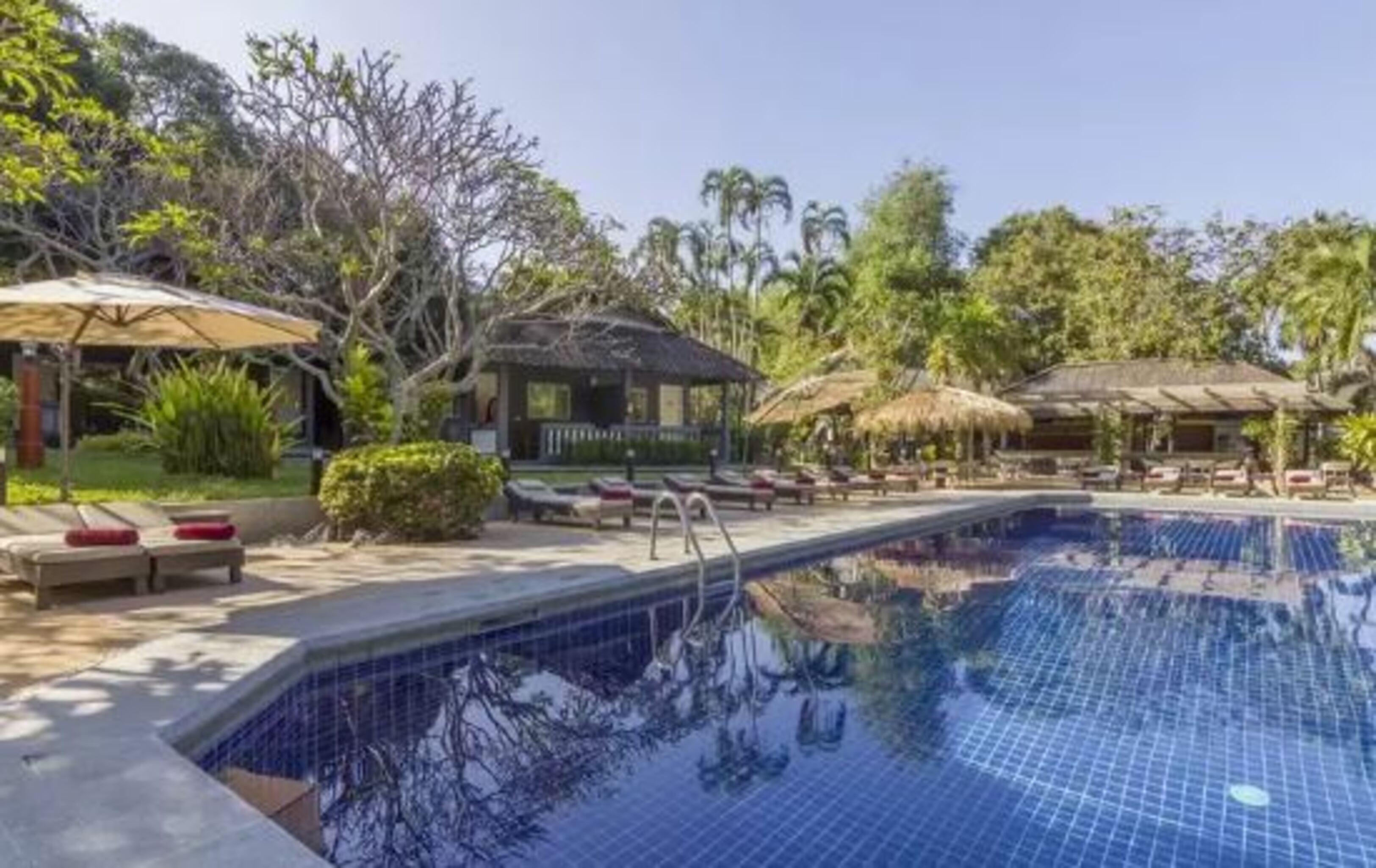 Let'S Hyde Pattaya Resort & Villas - Pool Cabanas Екстериор снимка