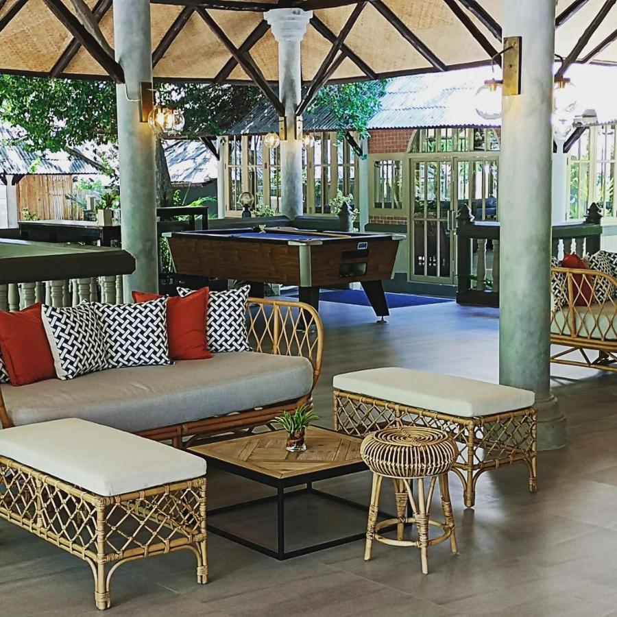 Let'S Hyde Pattaya Resort & Villas - Pool Cabanas Екстериор снимка