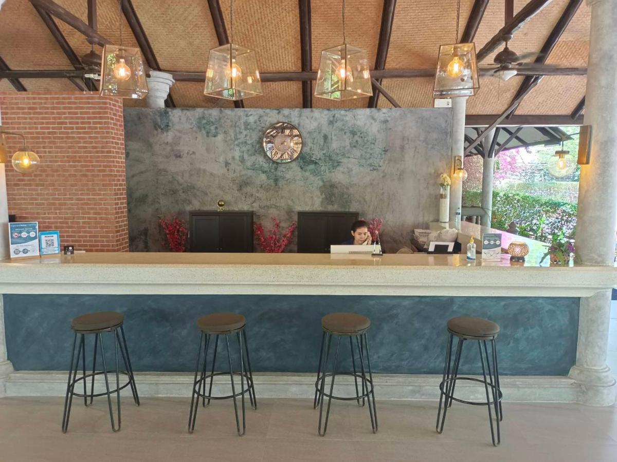 Let'S Hyde Pattaya Resort & Villas - Pool Cabanas Екстериор снимка