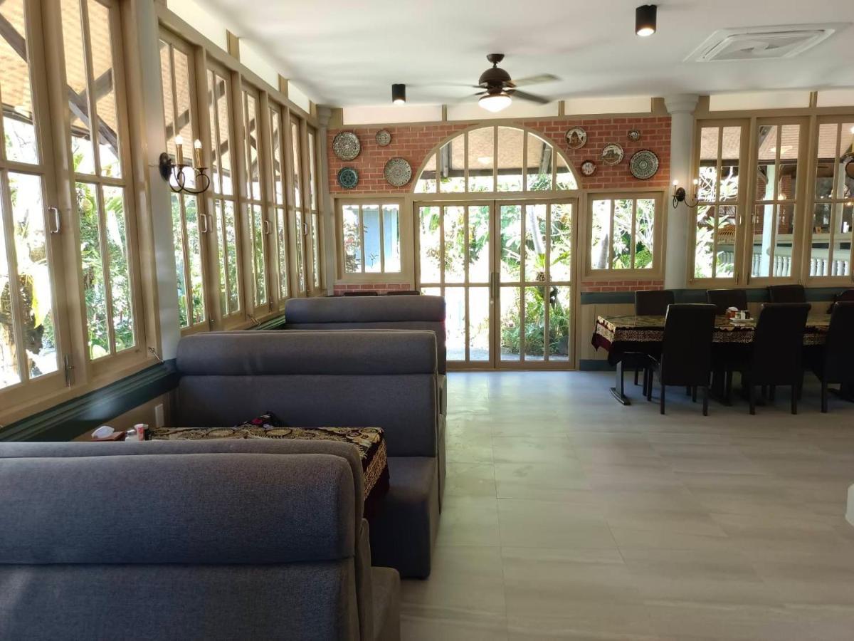 Let'S Hyde Pattaya Resort & Villas - Pool Cabanas Екстериор снимка