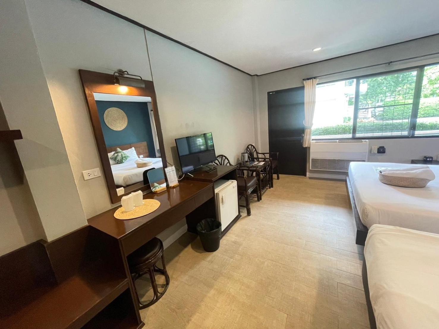 Let'S Hyde Pattaya Resort & Villas - Pool Cabanas Екстериор снимка