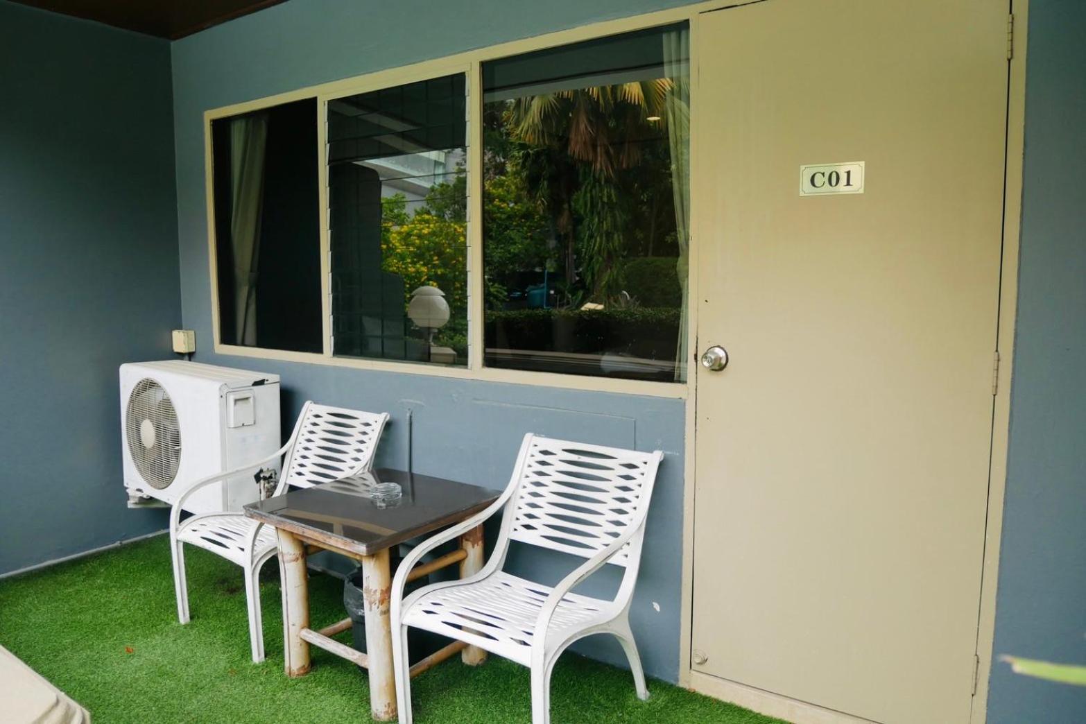 Let'S Hyde Pattaya Resort & Villas - Pool Cabanas Екстериор снимка