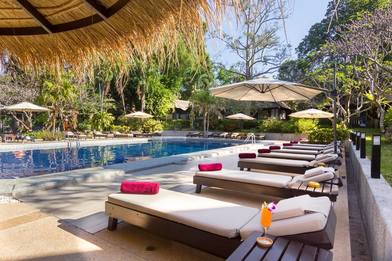 Let'S Hyde Pattaya Resort & Villas - Pool Cabanas Екстериор снимка