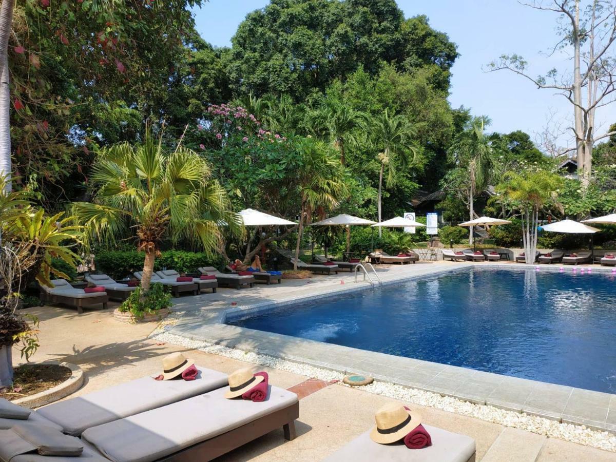 Let'S Hyde Pattaya Resort & Villas - Pool Cabanas Екстериор снимка