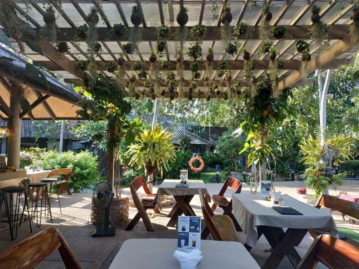 Let'S Hyde Pattaya Resort & Villas - Pool Cabanas Екстериор снимка